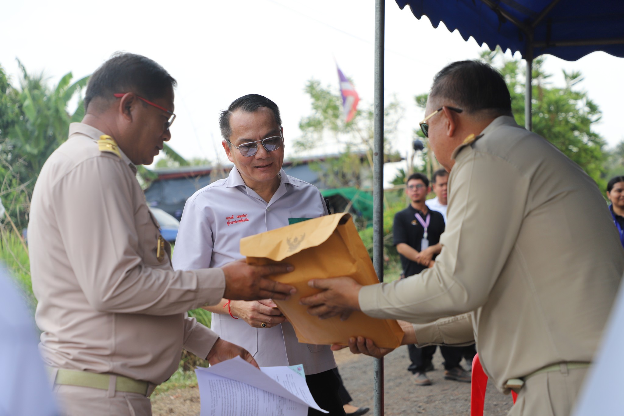 ผู้ว่าฯ อุบลฯ ลงพื้นที่รับฟังปัญหาชาวบ้าน เร่งแก้ถนนชำรุด ยกระดับความปลอดภัยการสัญจร