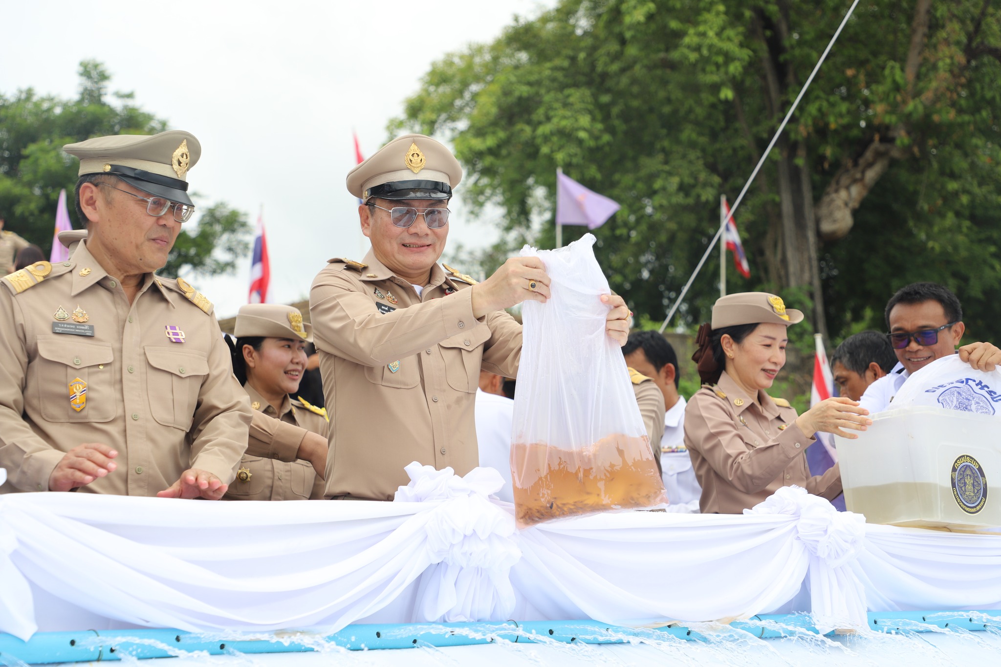 จังหวัดอุบลราชธานี จัดพิธีปล่อยพันธุ์สัตว์น้ำ 200,000 ตัว ถวายเป็นพระราชกุศล เนื่องในโอกาสมหามงคลเฉลิมพระชนมพรรษา 4 รอบ สมเด็จพระนางเจ้าสุทิดาฯ พระบรมราชินี