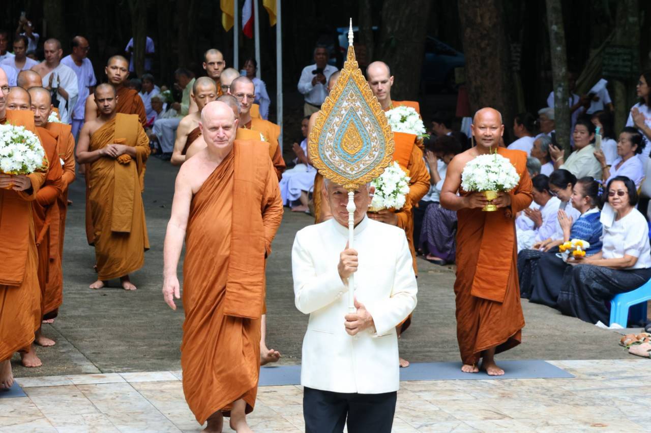 จังหวัดอุบลราชธานี ถวายการต้อนรับสมเด็จพระมหาพัชรญาณมุนี (ฌอน ชยสาโร) ณ วัดหนองป่าพง น้อมรำลึกอาจาริยคุณพระโพธิญาณเถร (ชา สุภทฺโท)