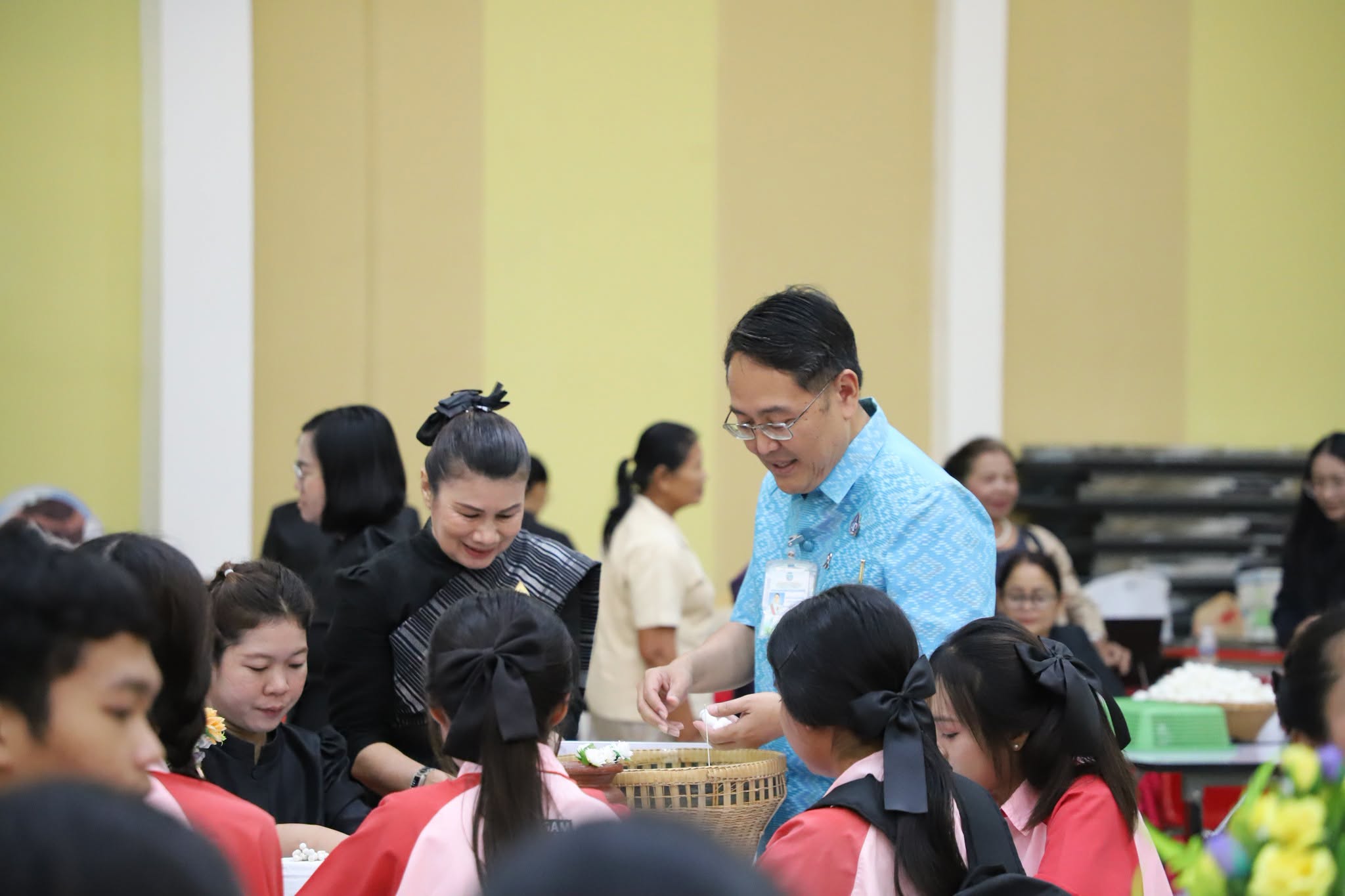 หม่อนไหมฯ อุบลราชธานี รวมพลังร้อยมะลิด้วยรังไหม 324 ดอก น้อมรำลึก &ldquo;พระมารดาแห่งไหมไทย&rdquo;
