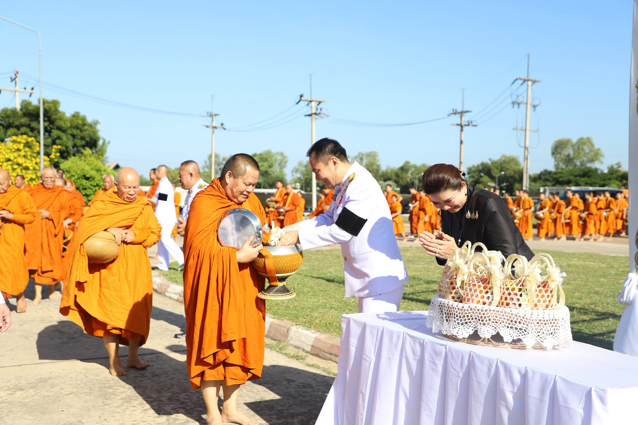 จังหวัดอุบลราชธานี จัดพิธีสวดพระพุทธมนต์และทำบุญตักบาตรถวายพระราชกุศล เนื่องในวันคล้ายวันสวรรคต สมเด็จพระนางเจ้าสิริกิติ์ พระบรมราชินีนาถ พระบรมราชชนนีพันปีหลวง